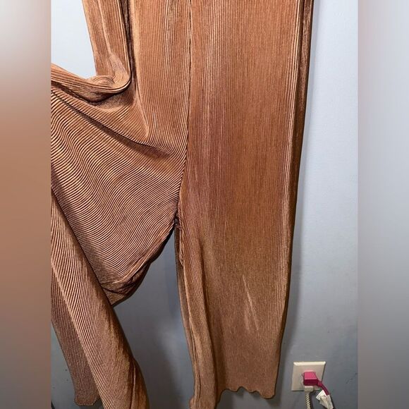 Out from Under Pleated Boho Jumpsuit Size XS GUC - Picture 6 of 10